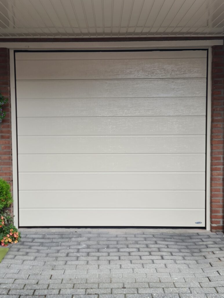 Sectionaaldeur – Horizontaal breed – RAL9001