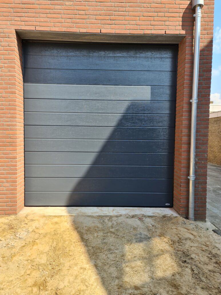 Sectionaaldeur – Woodgrain – Horizontaal smal – RAL7016