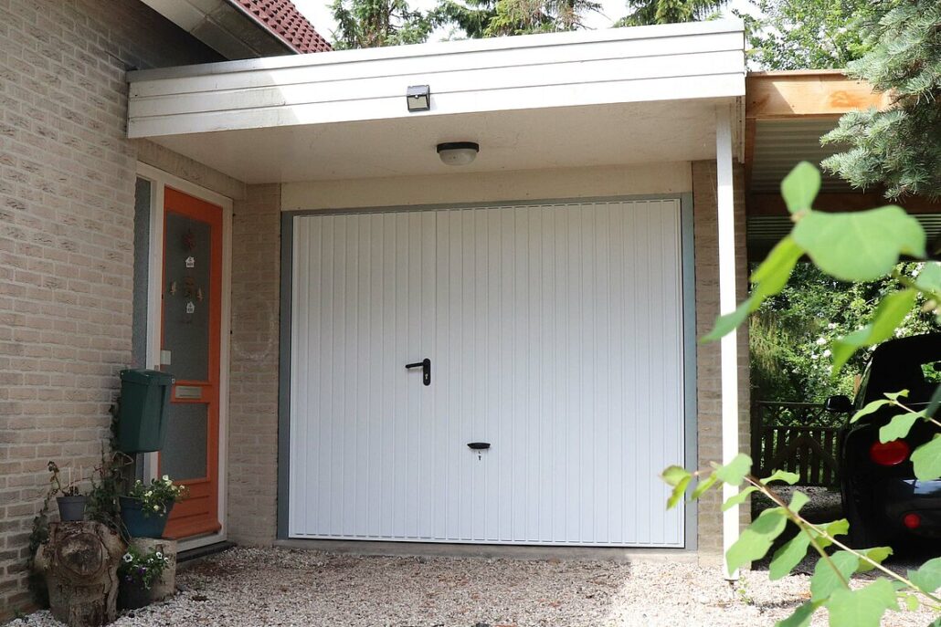 Kanteldeur met loopdeur – Model Rees